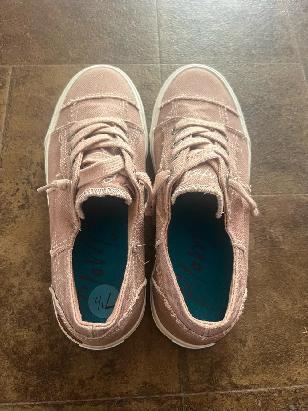 Blowfish Women’s Blush Canvas Lace-Up Sneakers
